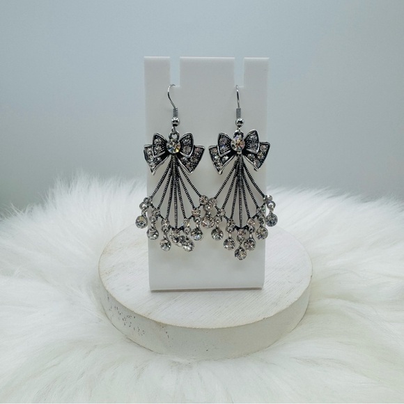 Chandelier Bow Rhinestone Statement Earrings in silver - Picture 3 of 3